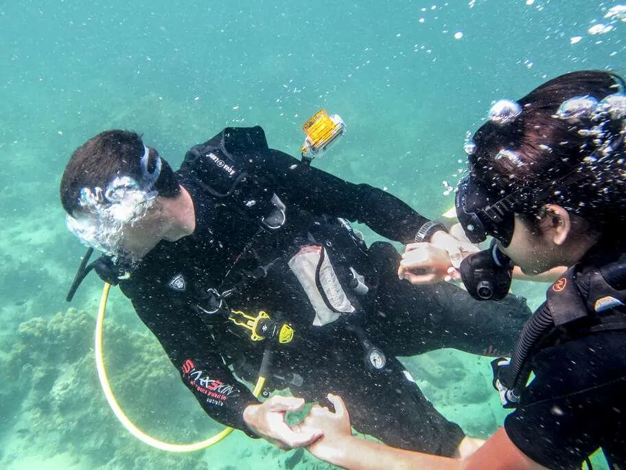 Discover Scuba Diving - Try Diving in Pattaya Thailand
