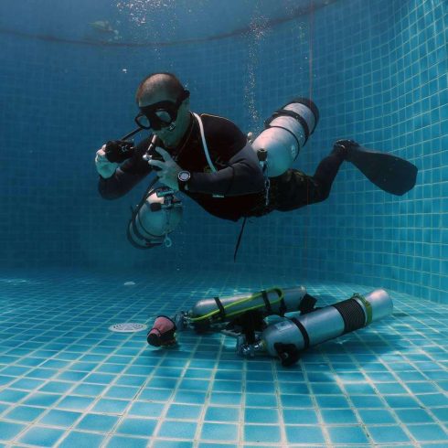 Sidemount course swimming pool training